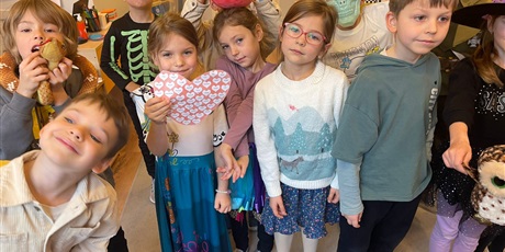 Powiększ grafikę: andrzejki-w-bursztybowym-domku-659519.jpg