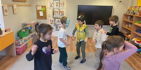 Powiększ grafikę: andrzejki-w-bursztybowym-domku-659524.jpg