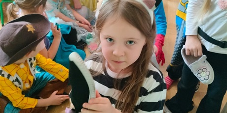 Powiększ grafikę: andrzejki-w-bursztybowym-domku-659531.jpg