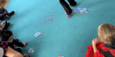 Powiększ grafikę: andrzejki-w-bursztybowym-domku-659547.jpg