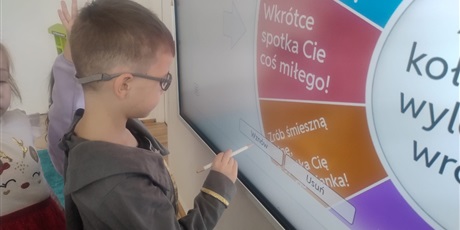 Powiększ grafikę: andrzejki-w-bursztybowym-domku-659553.jpg