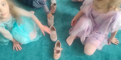 Powiększ grafikę: andrzejki-w-bursztybowym-domku-659554.jpg