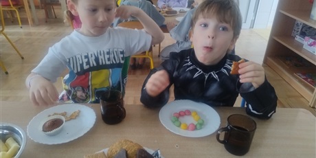 Powiększ grafikę: andrzejki-w-bursztybowym-domku-659562.jpg