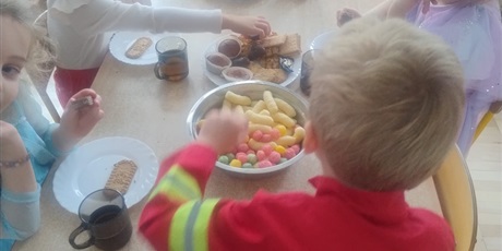 Powiększ grafikę: andrzejki-w-bursztynowym-domku-660139.jpg