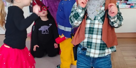 Powiększ grafikę: andrzejki-w-bursztynowym-domku-660146.jpg