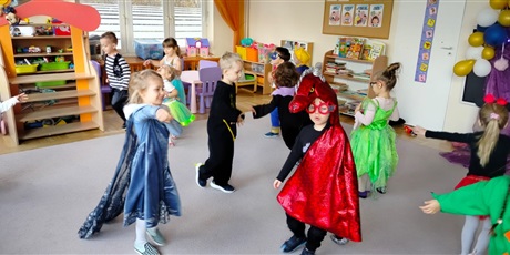 Powiększ grafikę: andrzejki-w-bursztynowym-domku-660147.jpg