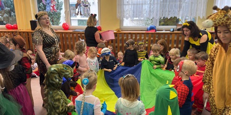 Powiększ grafikę: bal-karnawalowy-w-bursztynowym-domku-674193.jpg