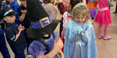 Powiększ grafikę: bal-karnawalowy-w-bursztynowym-domku-674210.jpg