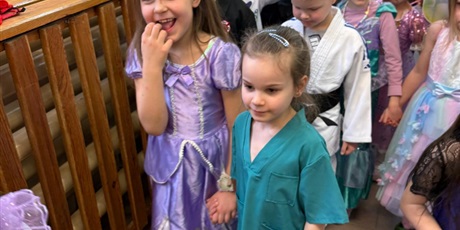 Powiększ grafikę: bal-karnawalowy-w-bursztynowym-domku-674212.jpg