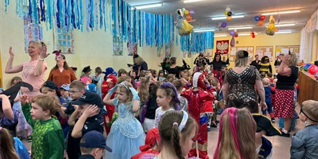 Powiększ grafikę: bal-karnawalowy-w-bursztynowym-domku-674220.jpg