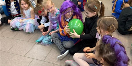 Powiększ grafikę: bal-karnawalowy-w-bursztynowym-domku-674224.jpg