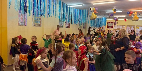 Powiększ grafikę: bal-karnawalowy-w-bursztynowym-domku-674231.jpg