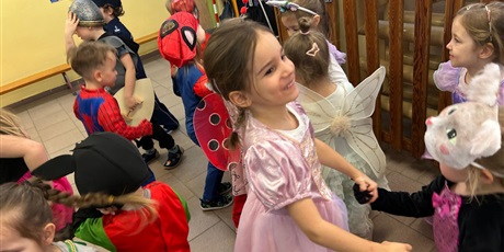 Powiększ grafikę: bal-karnawalowy-w-bursztynowym-domku-674237.jpg