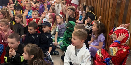 Powiększ grafikę: bal-karnawalowy-w-bursztynowym-domku-674242.jpg