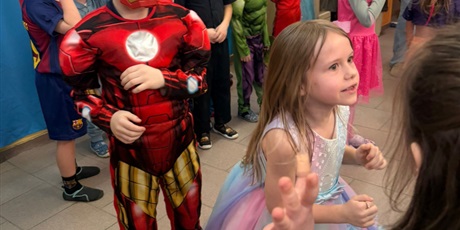 Powiększ grafikę: bal-karnawalowy-w-bursztynowym-domku-674243.jpg