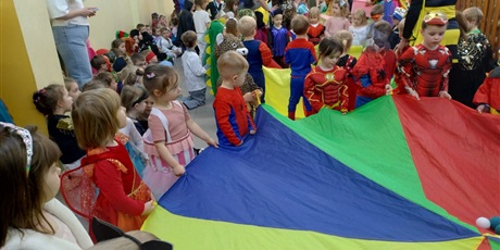 Powiększ grafikę: bal-karnawalowy-w-bursztynowym-domku-674245.jpg