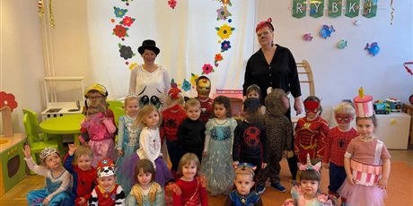 Powiększ grafikę: bal-karnawalowy-w-bursztynowym-domku-674412.jpg