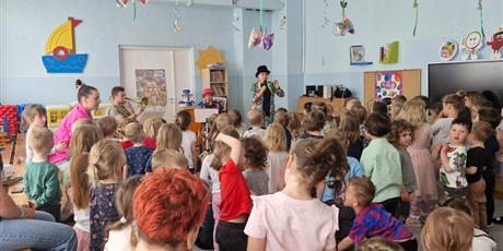 Powiększ grafikę: basnioludek-w-krainie-muzyki-koncert-muzyczny-pro-musica-619131.jpg