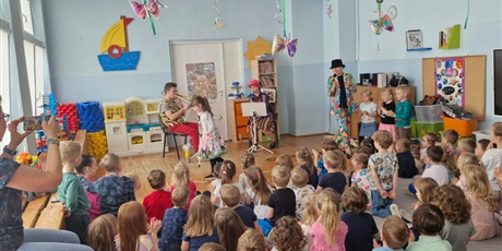 Powiększ grafikę: basnioludek-w-krainie-muzyki-koncert-muzyczny-pro-musica-619132.jpg