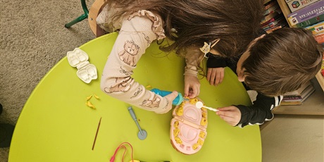 Czym zajmuje się logopeda a czym dentysta?