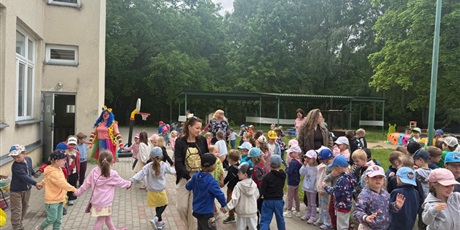 Powiększ grafikę: dzien-dziecka-w-bursztynowym-domku-698143.jpg