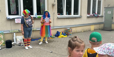 Powiększ grafikę: dzien-dziecka-w-bursztynowym-domku-698151.jpg