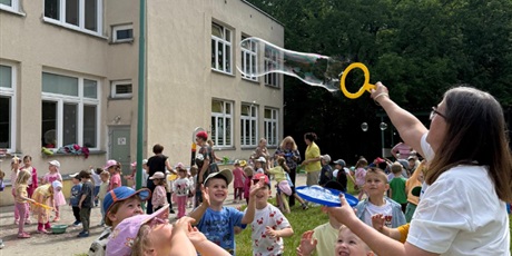 Powiększ grafikę: dzien-dziecka-w-bursztynowym-domku-698171.jpg
