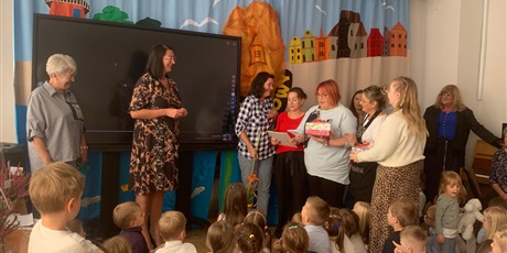 Powiększ grafikę: dzien-edukacji-narodowej-w-bursztynowym-domku-646059.jpg