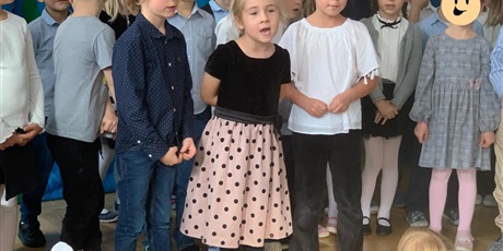 Powiększ grafikę: dzien-edukacji-narodowej-w-bursztynowym-domku-647026.jpg