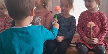 Dzień Kobiet w gr.II - Delfinki