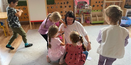 Powiększ grafikę: dzien-kropki-w-bursztynowym-domku-638012.jpg