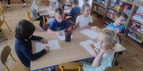 Powiększ grafikę: dzien-kropki-w-bursztynowym-domku-638031.jpg