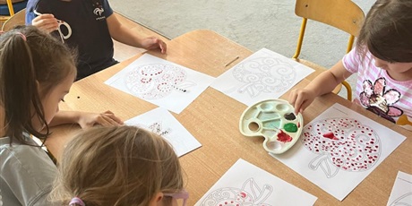 Powiększ grafikę: dzien-kropki-w-bursztynowym-domku-638111.jpg