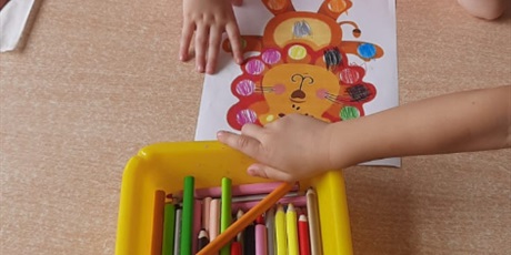 Powiększ grafikę: dzien-kropki-w-bursztynowym-domku-638122.jpg
