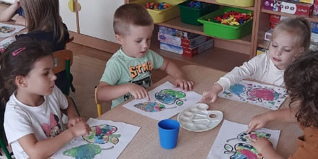 Powiększ grafikę: dzien-kropki-w-bursztynowym-domku-638125.jpg