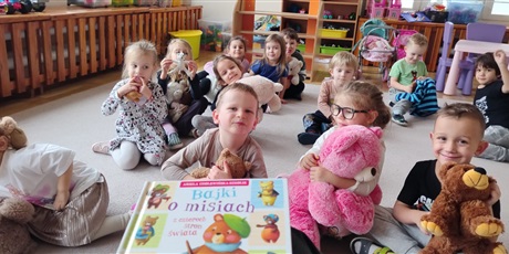 Powiększ grafikę: dzien-pluszowego-misia-659065.jpg