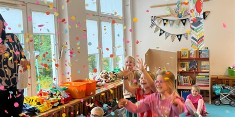 Powiększ grafikę: dzien-przedszkolaka-w-bursztynowym-domku-639690.jpg
