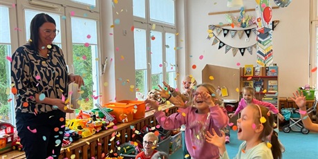 Powiększ grafikę: dzien-przedszkolaka-w-bursztynowym-domku-639691.jpg