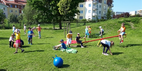 Powiększ grafikę: dzien-sportowy-i-teatrzyk-o-zdrowiu-w-wykonaniu-gr-v-i-viii-74888.jpg