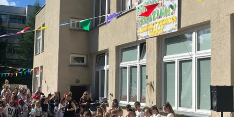 Powiększ grafikę: festyn-rodzinny-w-naszym-przedszkolu-617871.jpg