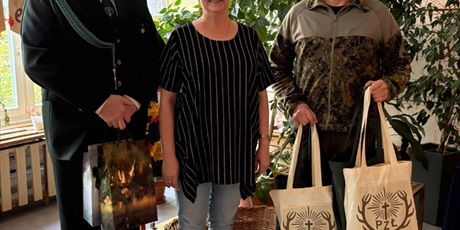 Powiększ grafikę: jesienna-akcja-zbierania-kasztanow-wspieramy-zwierzeta-lesne-655514.jpg