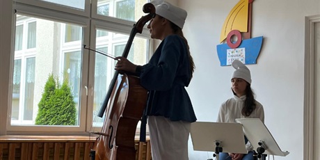 Powiększ grafikę: koncert-promusica-smerfny-bal-w-szmaragdowej-dolinie-641761.jpg