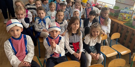 Powiększ grafikę: miedzyprzedszkolny-przeglad-piosenki-morskiej-i-szantowej-wyspiewaj-baltyckie-nuty-683456.jpg