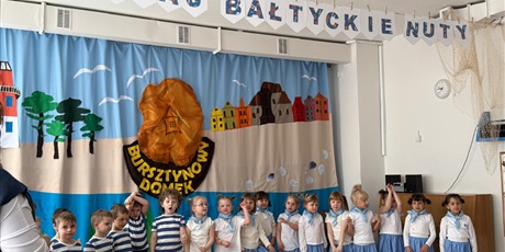 Powiększ grafikę: miedzyprzedszkolny-przeglad-piosenki-morskiej-i-szantowej-wyspiewaj-baltyckie-nuty-683457.jpg