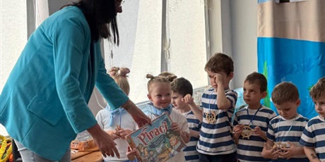 Powiększ grafikę: miedzyprzedszkolny-przeglad-piosenki-morskiej-i-szantowej-wyspiewaj-baltyckie-nuty-683461.jpg