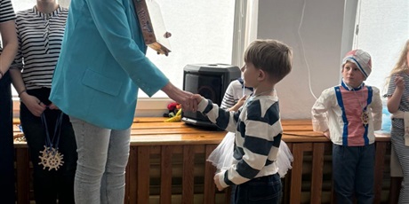 Powiększ grafikę: miedzyprzedszkolny-przeglad-piosenki-morskiej-i-szantowej-wyspiewaj-baltyckie-nuty-683465.jpg