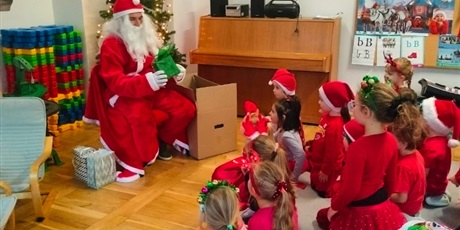 Powiększ grafikę: mikolaj-w-bursztynowym-domku-661645.jpg