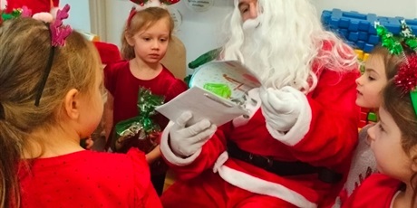 Powiększ grafikę: mikolaj-w-bursztynowym-domku-661651.jpg