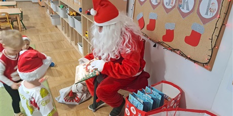 Powiększ grafikę: mikolaj-w-bursztynowym-domku-661657.jpg