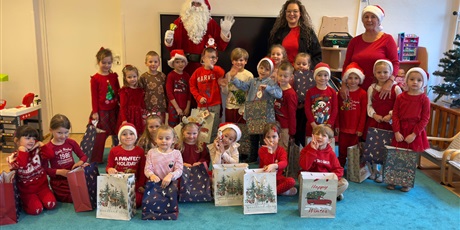 Powiększ grafikę: mikolaj-w-bursztynowym-domku-661659.jpg